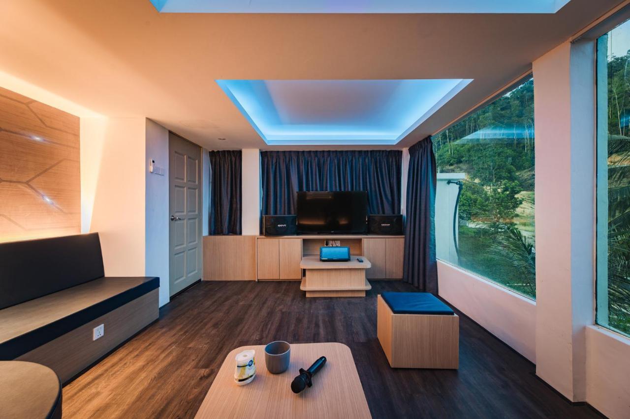 בנטונג Ellin Forest Karaoke & Pool Resort Bukit Tinggi מראה חיצוני תמונה